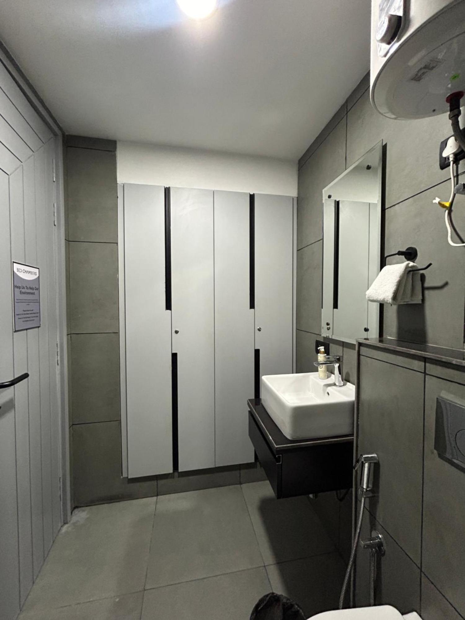 Bedchambers Luxury Apartment Near Golf Course Road Ґурґаон Екстер'єр фото