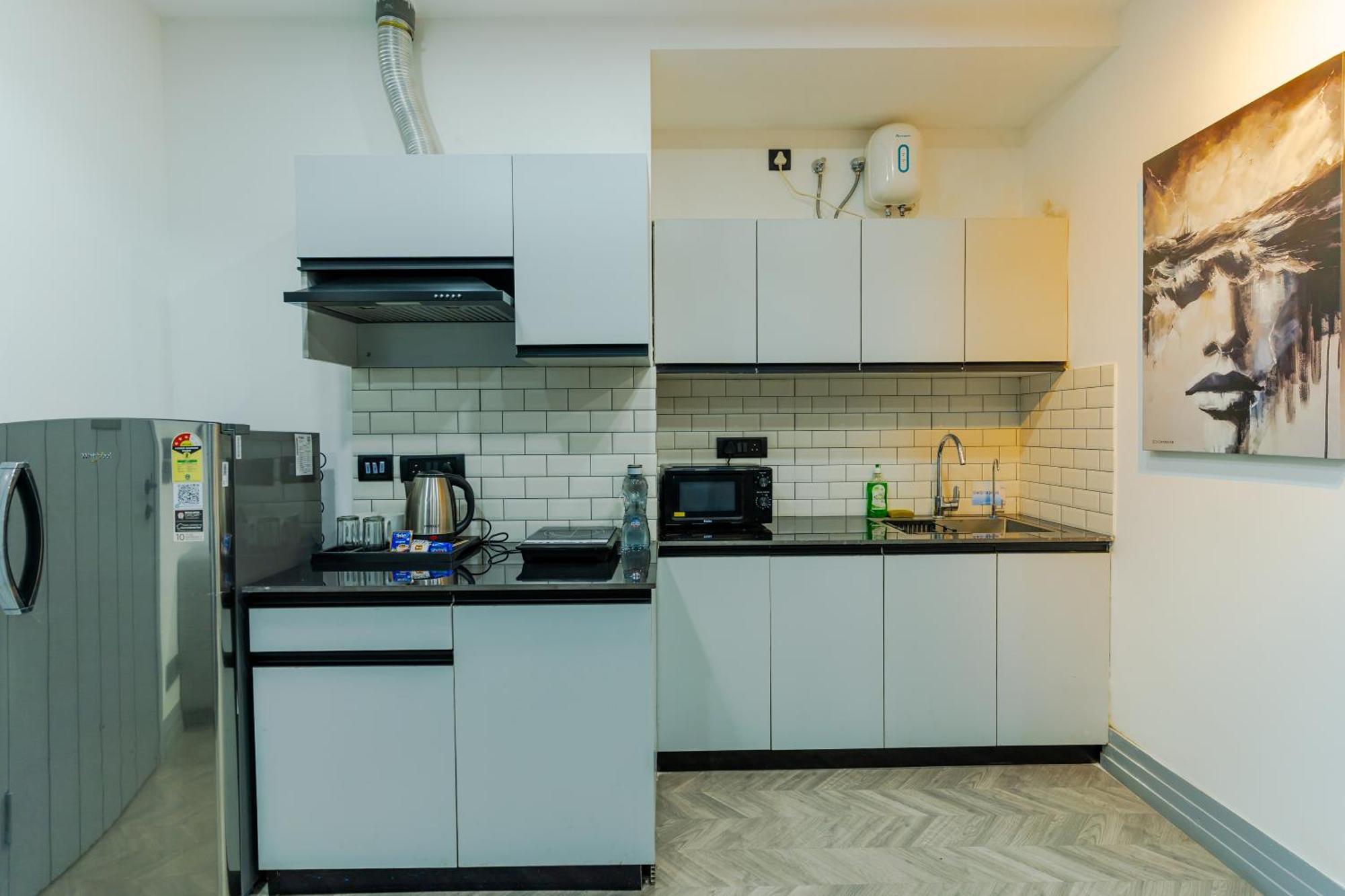 Bedchambers Luxury Apartment Near Golf Course Road Ґурґаон Екстер'єр фото