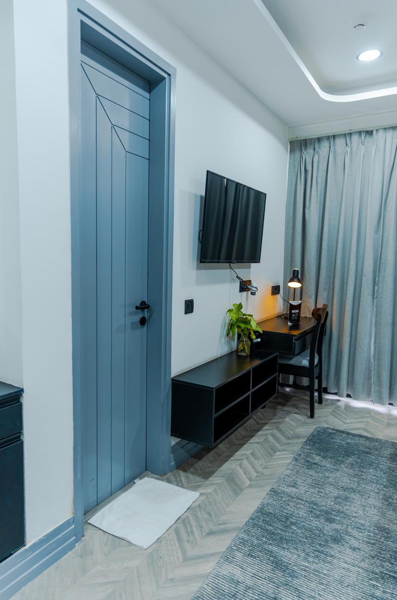 Bedchambers Luxury Apartment Near Golf Course Road Ґурґаон Екстер'єр фото